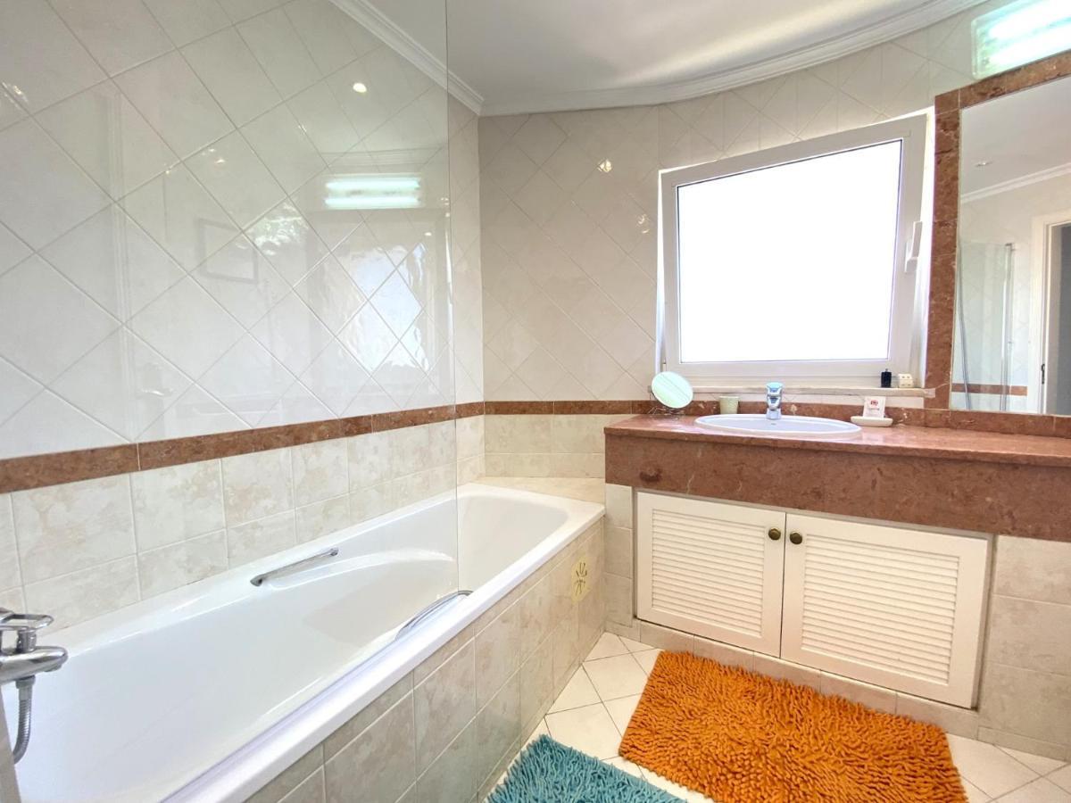 Vilamoura Central 6 With Pool By Homing Exterior photo